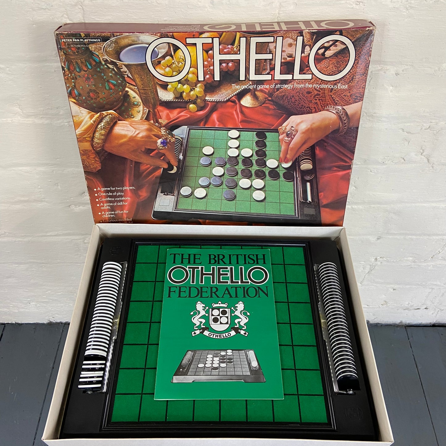 Vintage Othello Game