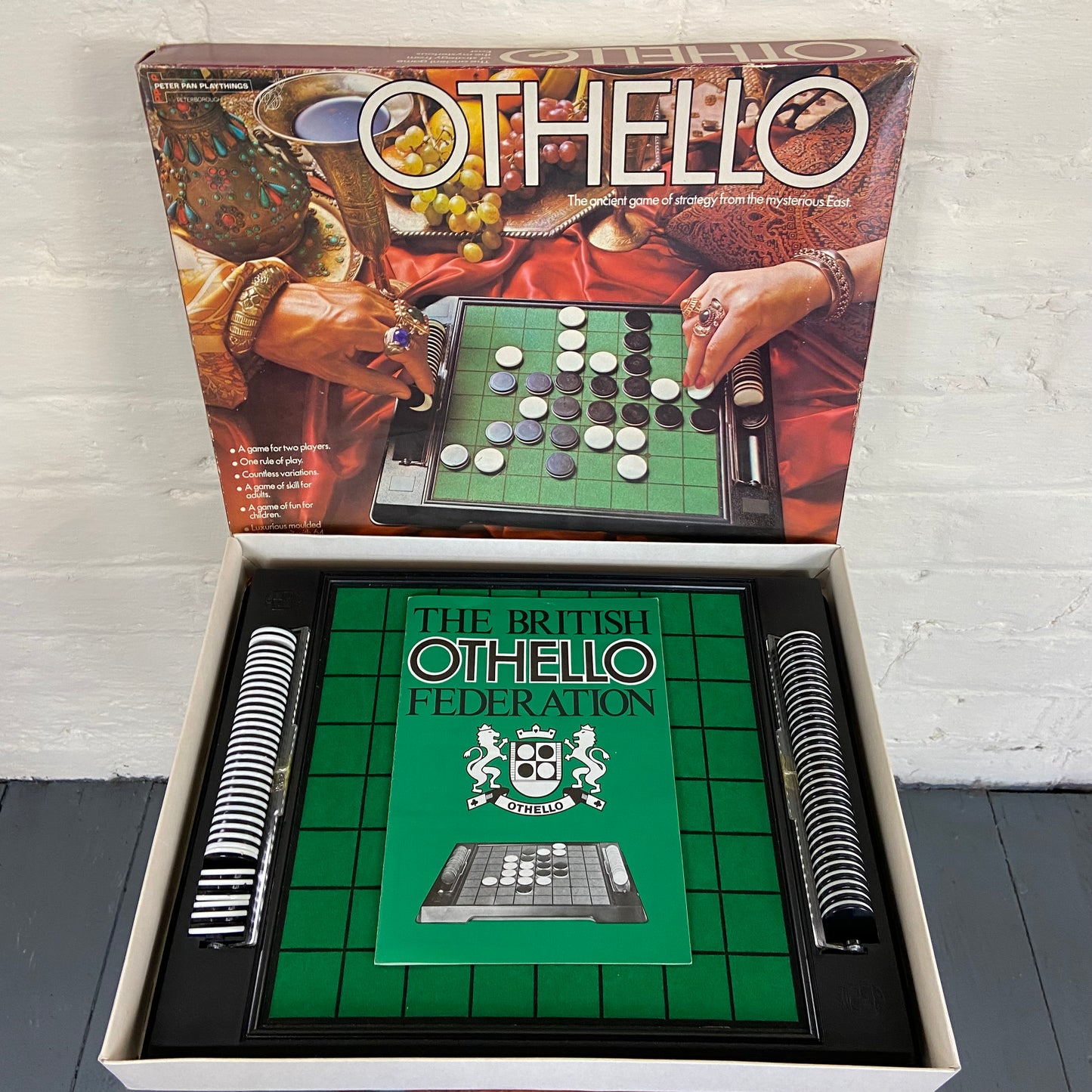 Vintage Othello Game