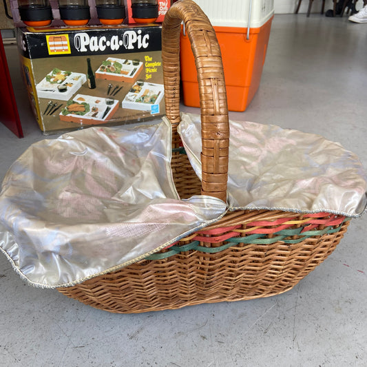 Vintage Wicker Picnic Basket